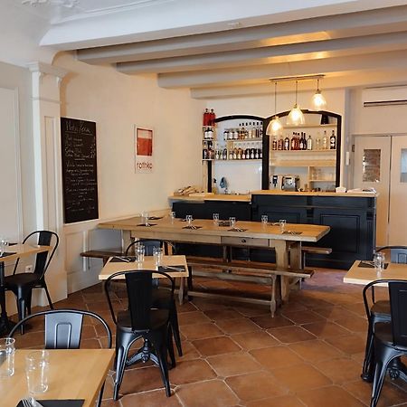 格里尼昂 Le Patio酒店 外观 照片