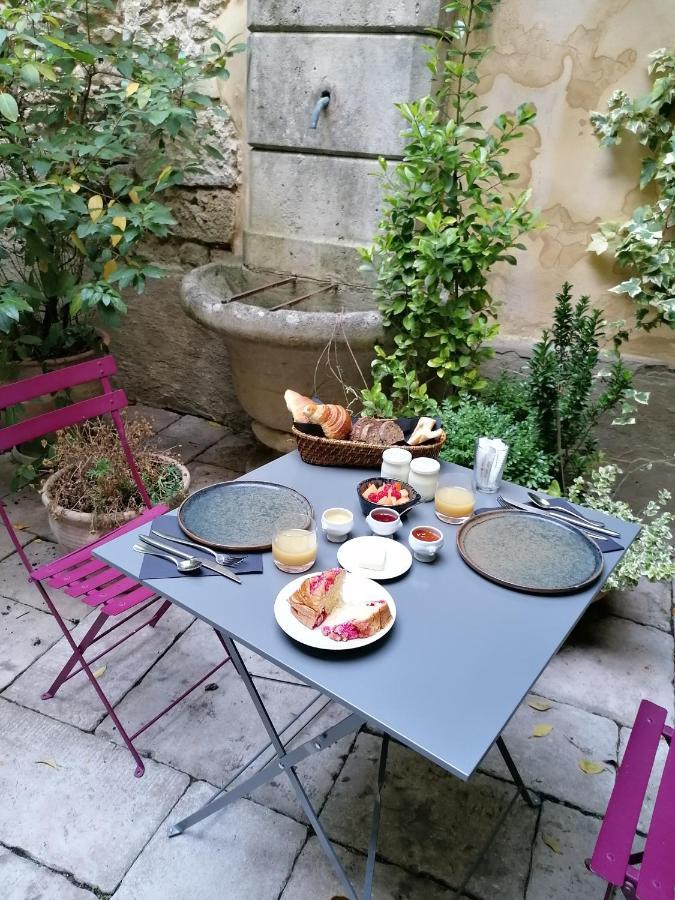格里尼昂 Le Patio酒店 外观 照片