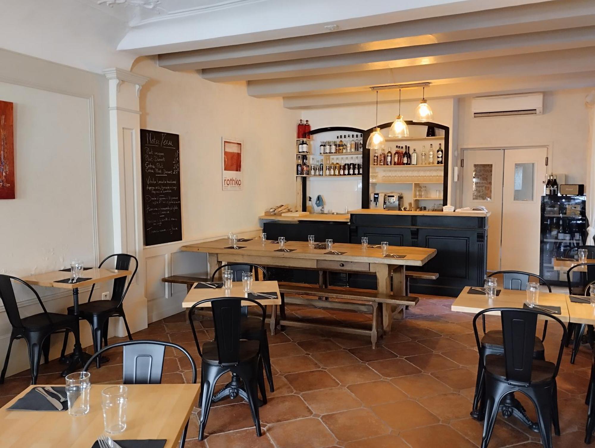 格里尼昂 Le Patio酒店 外观 照片